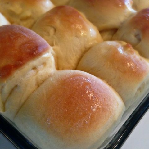 Easy, delicious, buttery dinner rolls made in the bread machine. Perfect for Thanksgiving Dinner