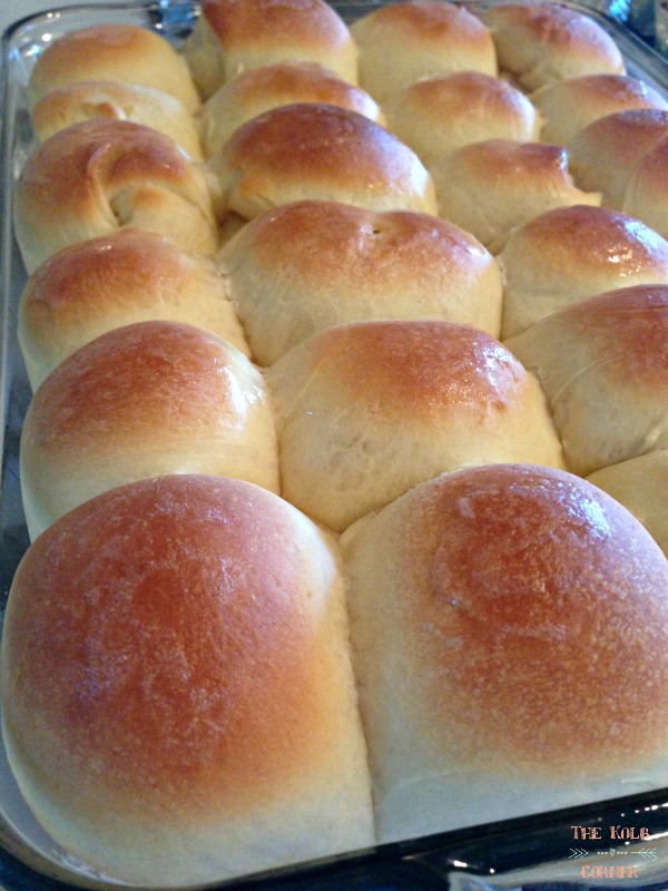 Easy, delicious, buttery dinner rolls made in the bread machine. Perfect for Thanksgiving Dinner