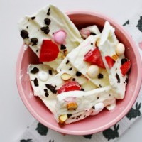 Frozen Yogurt Easter Bark