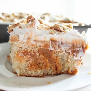 Easy Pumpkin Pie Poke Cake