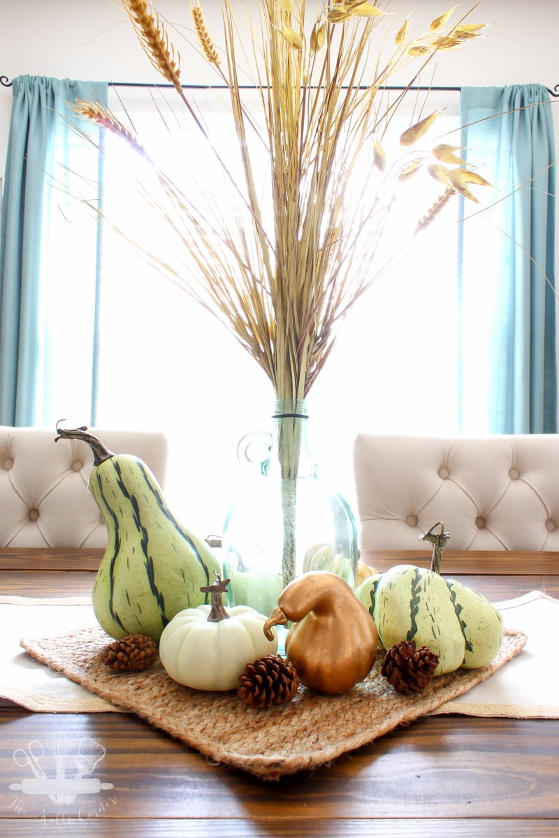 Simply Stunning Fall Decor and Vignettes