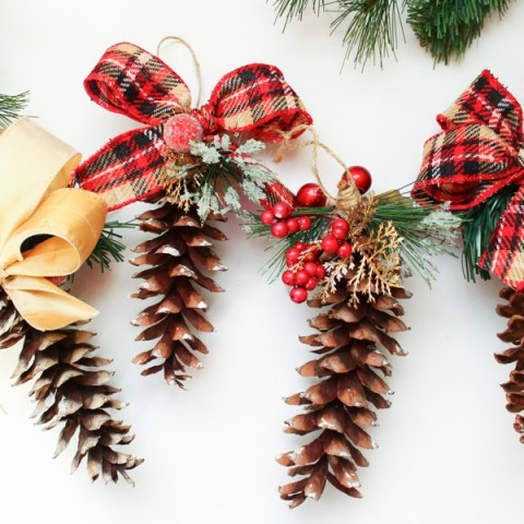 DIY Pine Cone Ornaments
