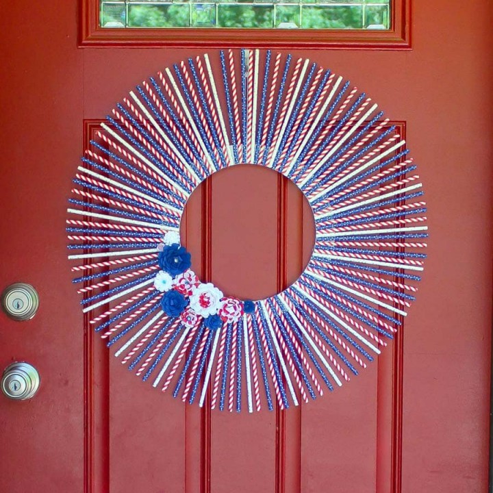 Make your own patriotic straw wreath with this quick tutorial