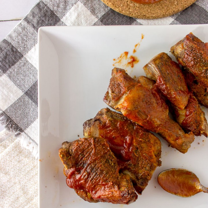 Sugar free homemade barbecue sauce and slow cooker barbecue ribs--yes please! #steviva #nectevia #erysweet