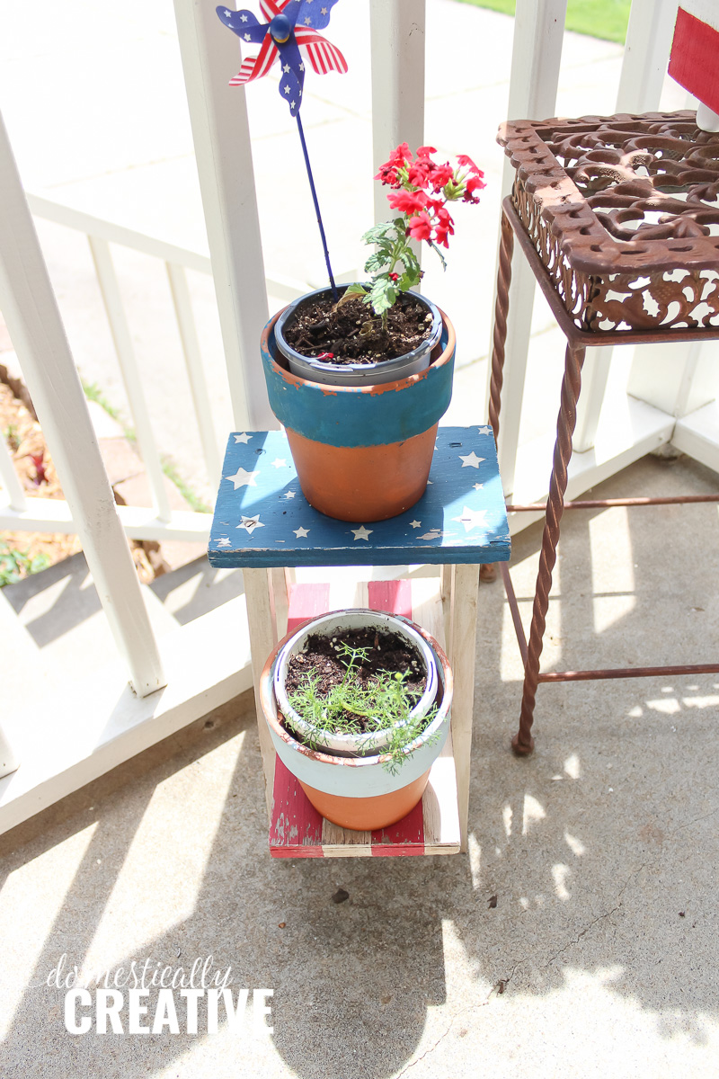 americana plant stand on my patriotic front porch