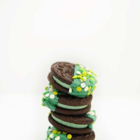 Image for DIY: How to Make Chocolate Dipped Oreos : A Lucky Treat for St. Patrick&rsquo;s Day