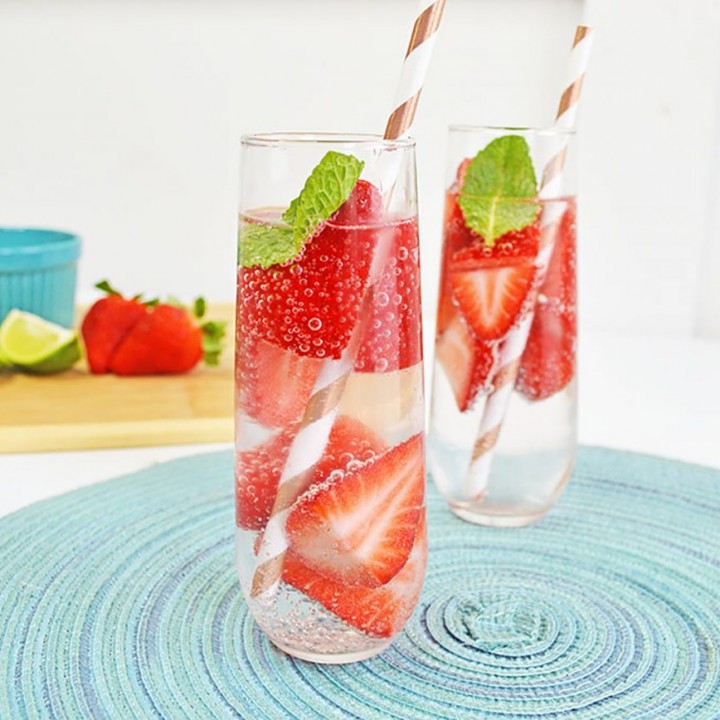 Image for Strawberry Smash Cocktail Recipe