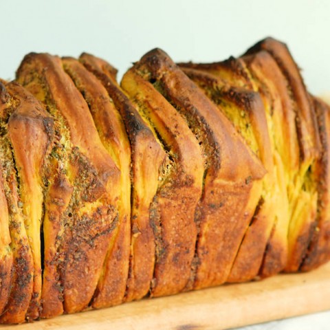 Image for Pumpkin Pull Apart Bread with Garlic & Sage